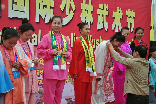 贺云飞