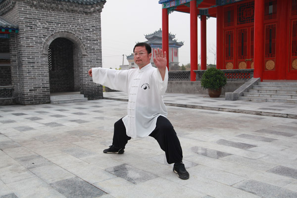 王志奇