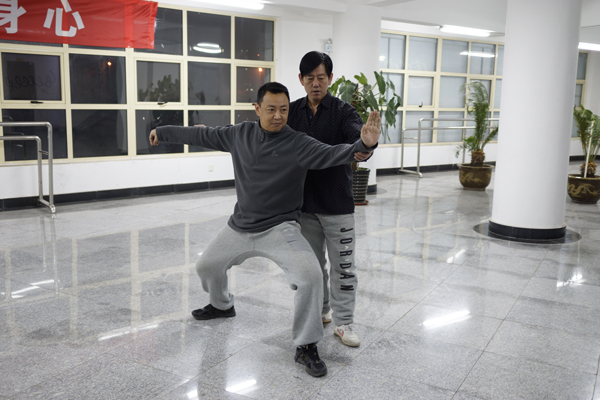谢明广授拳