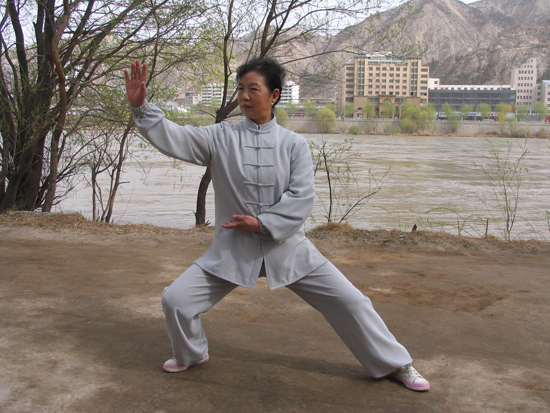 李静