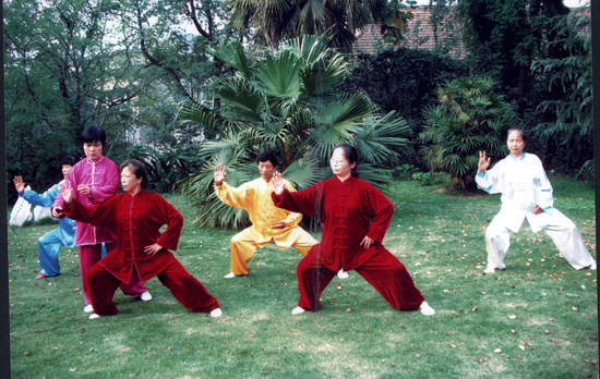 余良美教拳
