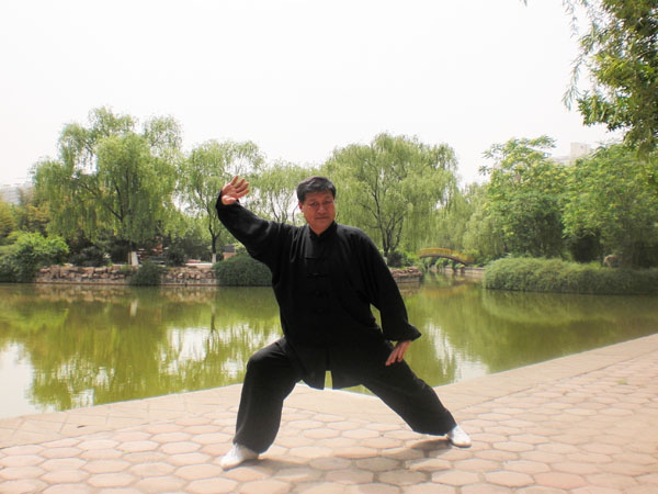张中林