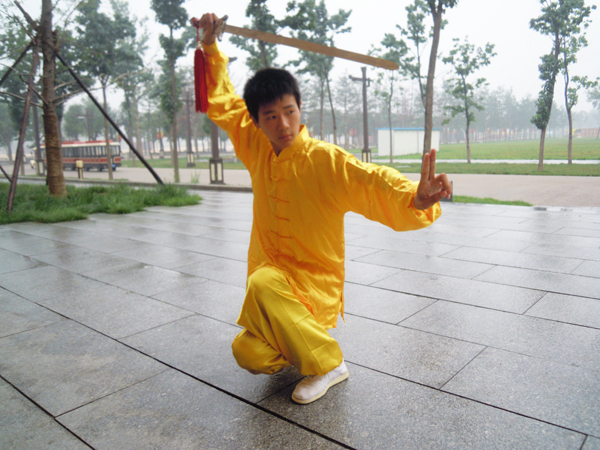 雷留名