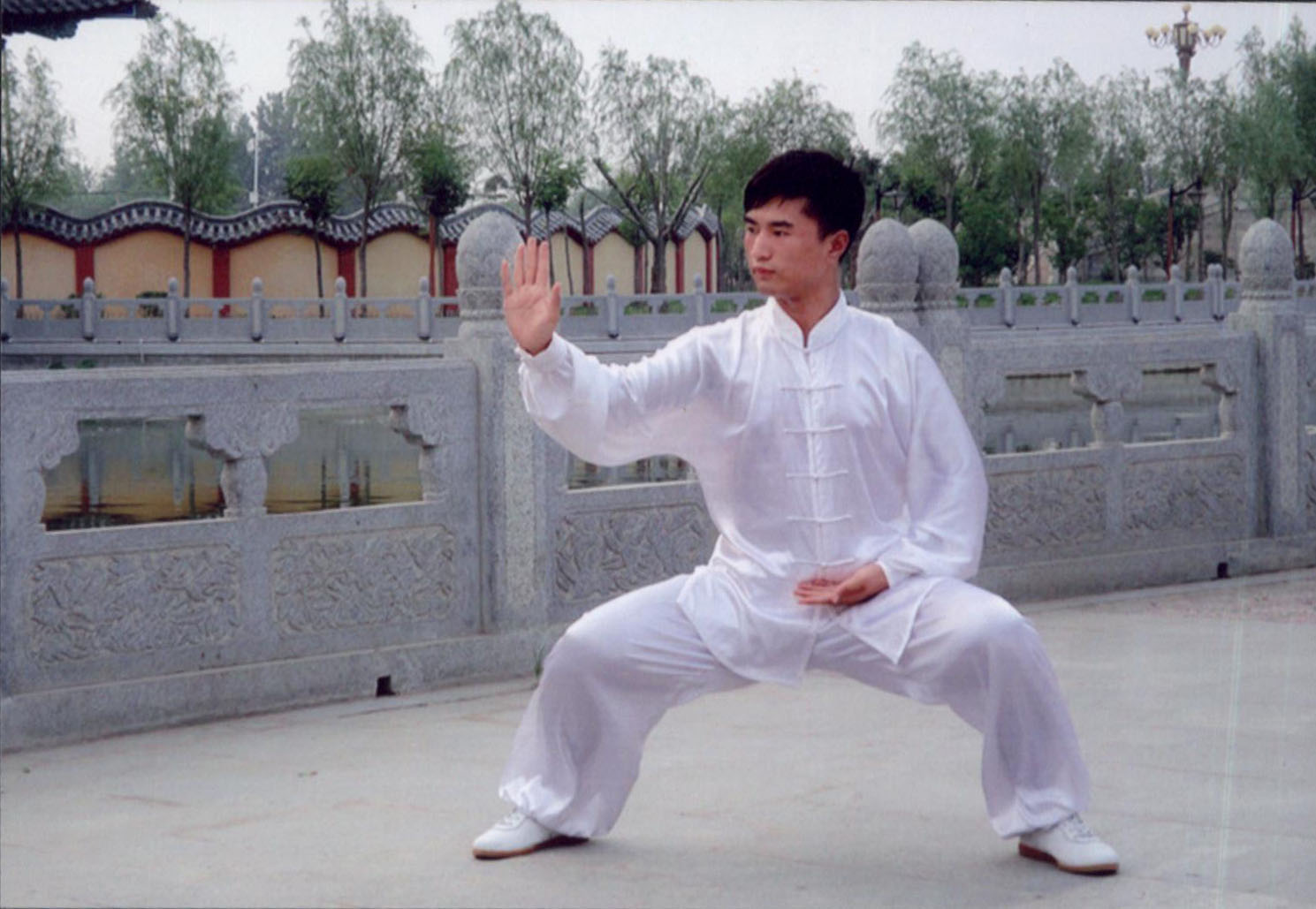 康宏