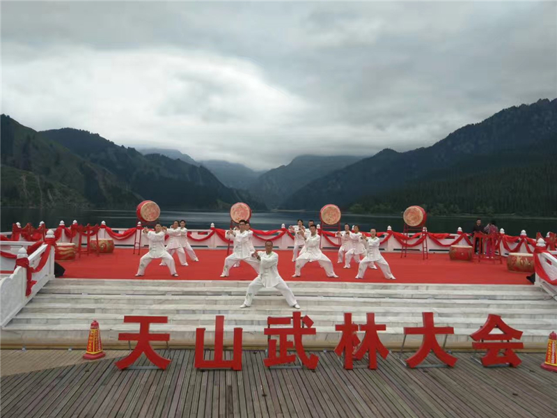 天山天池活动