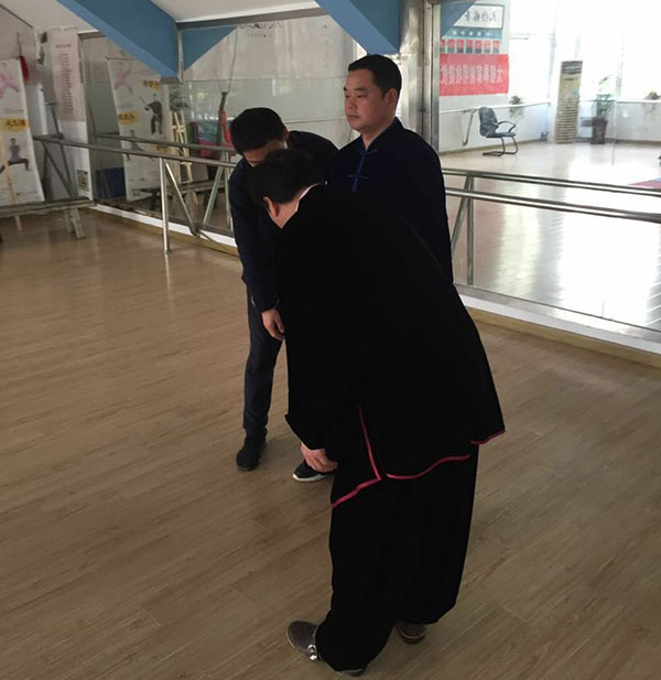 师父传授我太极