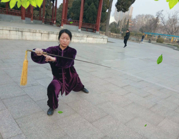 张凯冰拳照