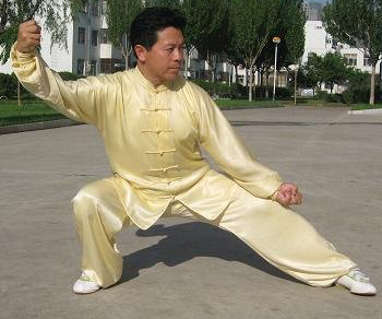 关洪亮